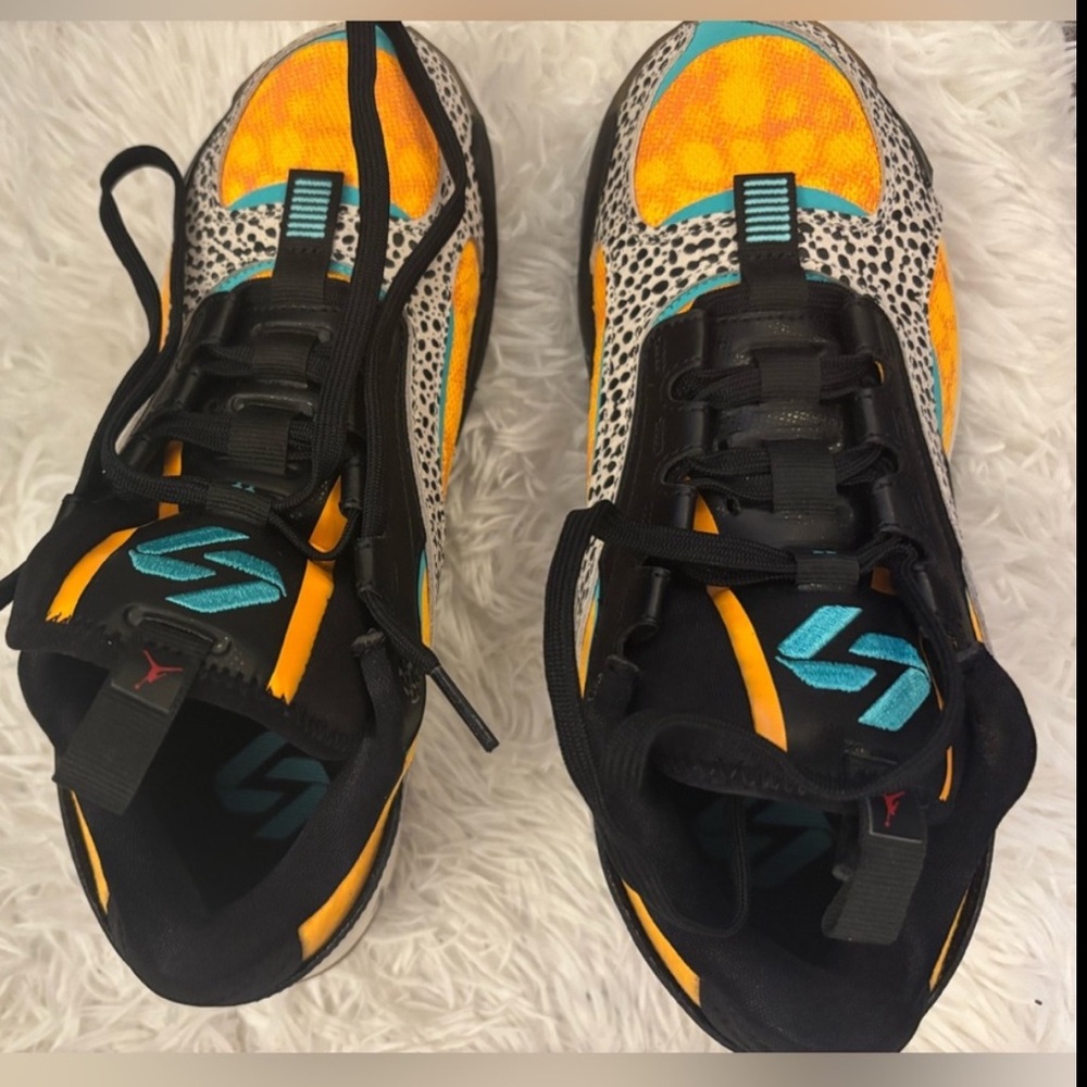 JORDANS 36 size Lace Shoes